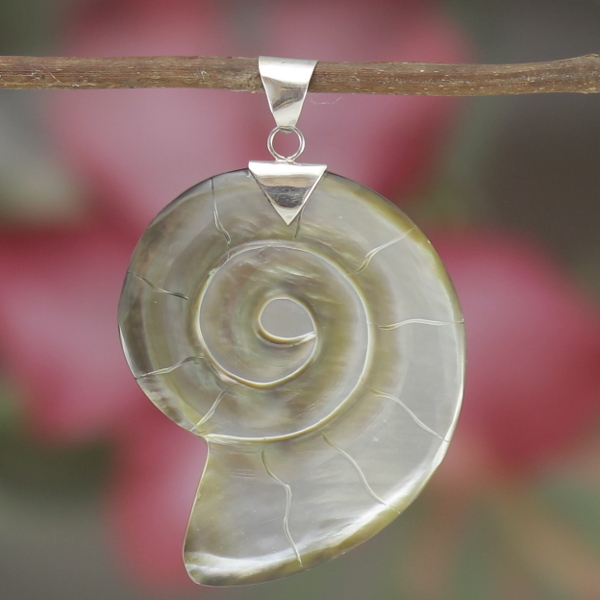 Silver Snail Shell Pendant Bali P048MOPW105
