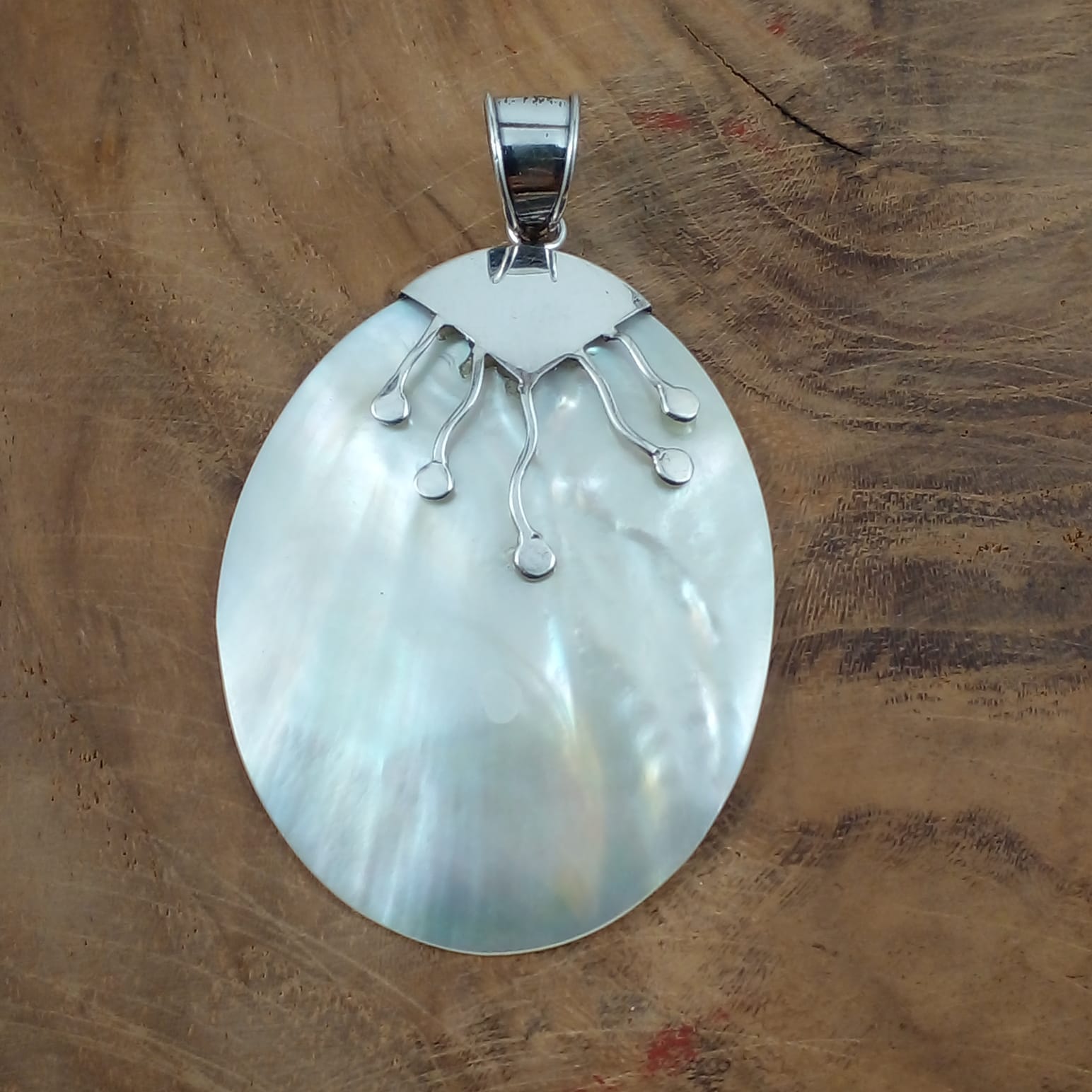 Handmade Bali Shell Pendant P166W85