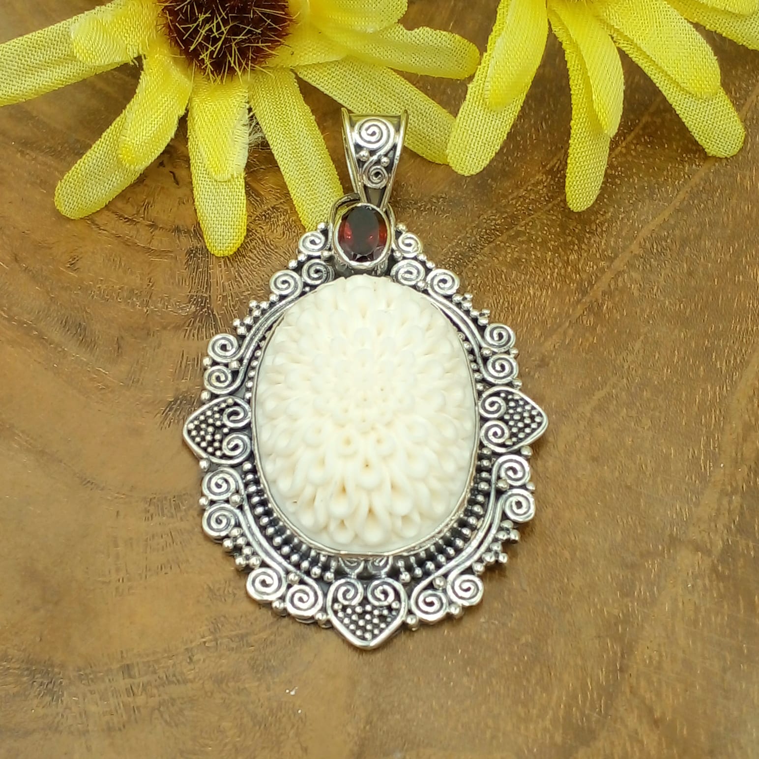 Balinese Carved Silver Pendant P815AMYW498
