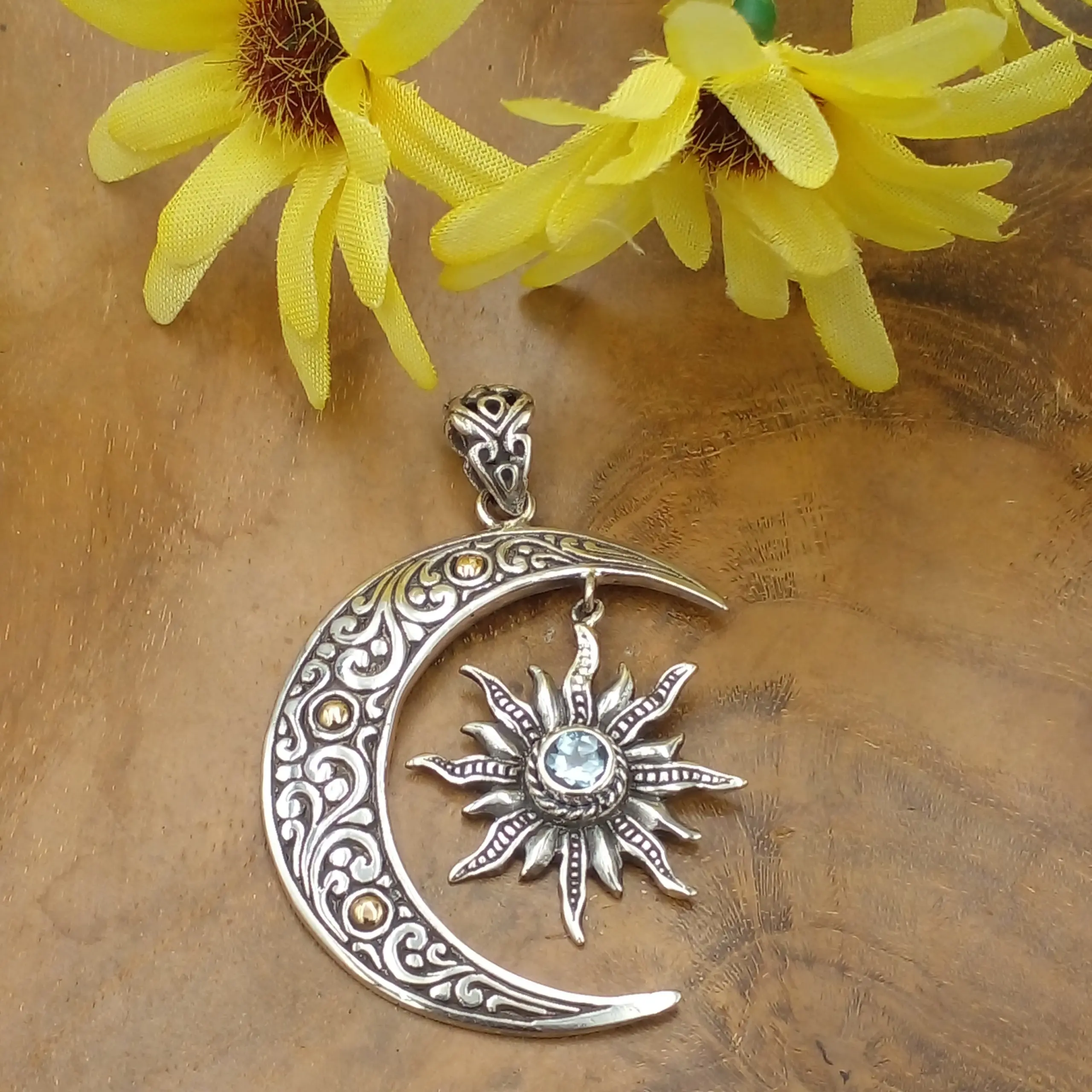 Balinese Silver Sun Pendant With Gems P821BTZW471