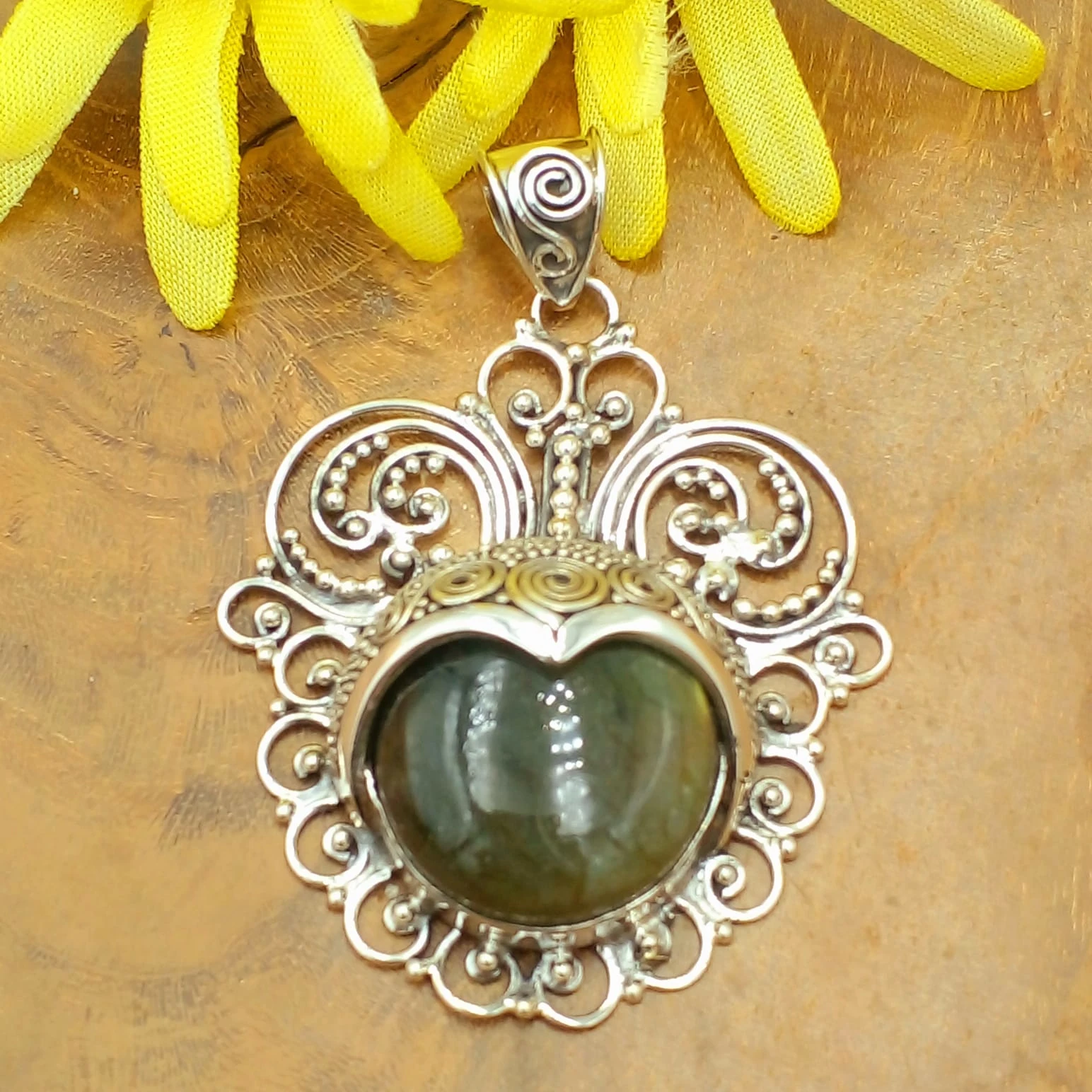Balinese Silver Pendant with Gems P828LBDW563