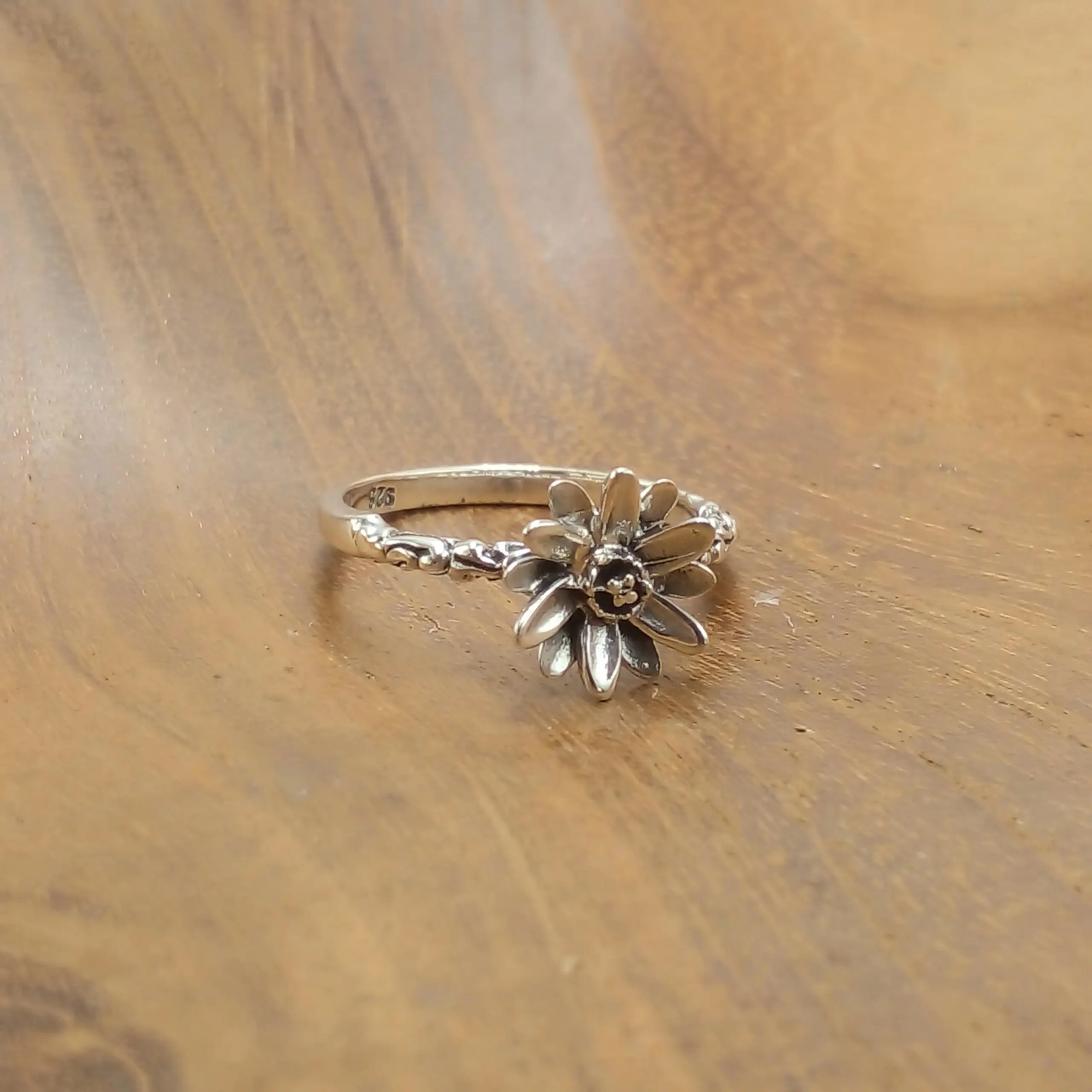 Daisy Silver Ring R682W140