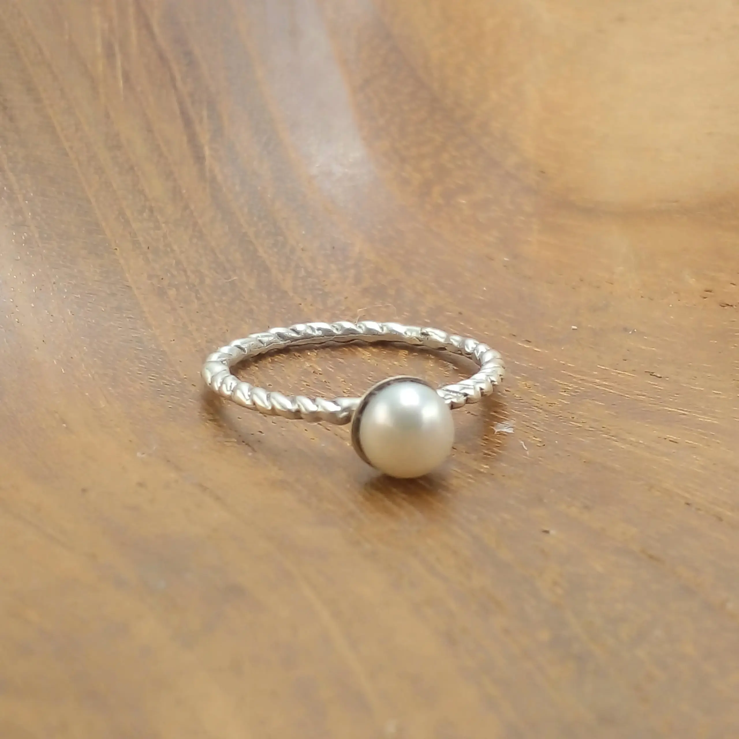 Balinese Carved Silver Ring With Pearls R684MBKW115