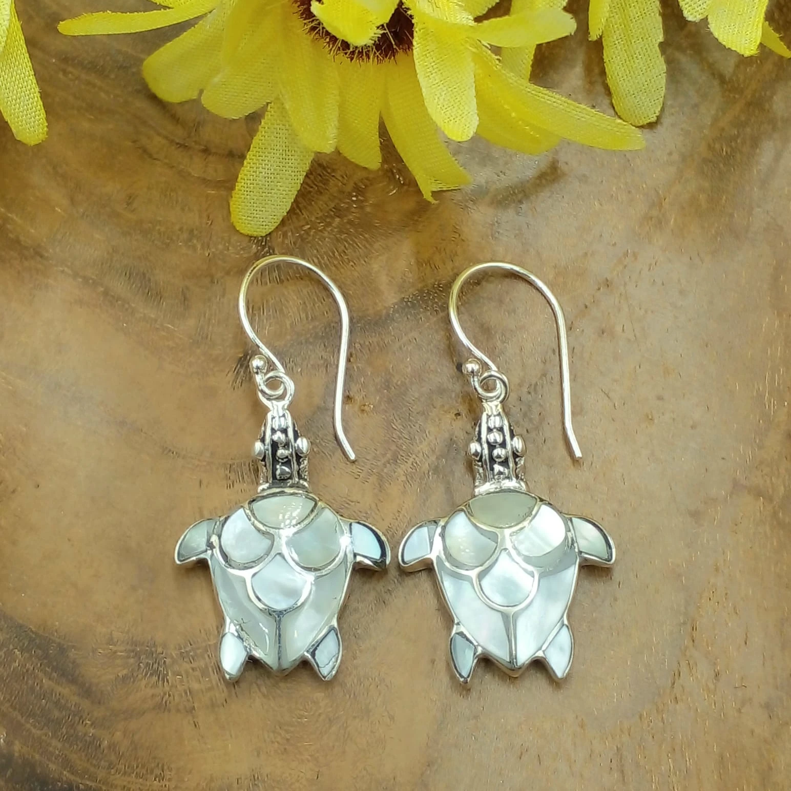 Silver Turtle Earrings With Shells E1711ABLW378