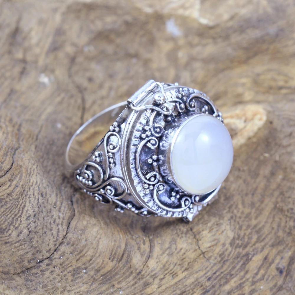 Vintage Balinese Moonstone Locket Ring R327MSTW517