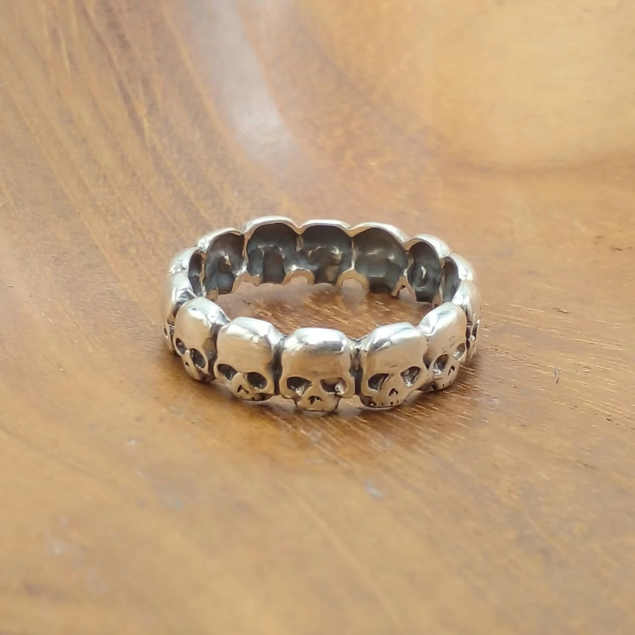 Skull Eternity Silver Ring R755W220